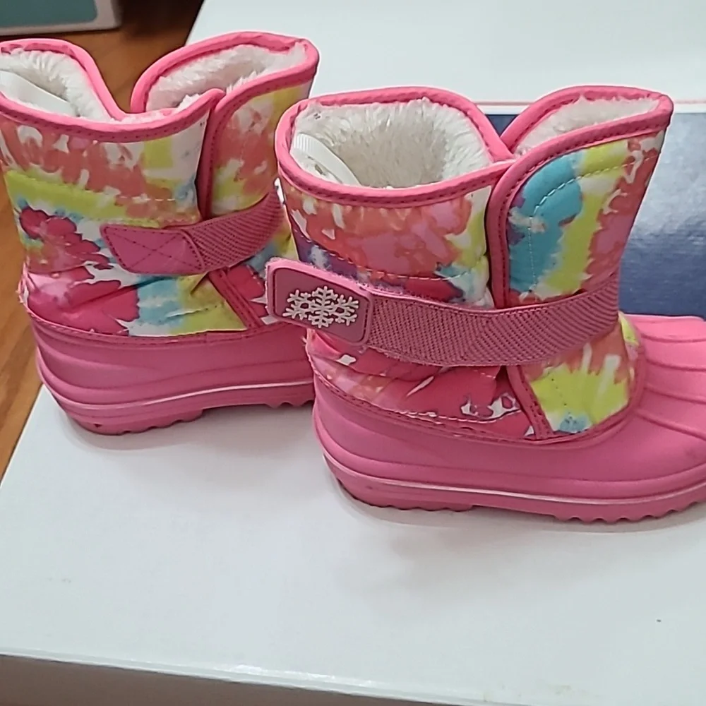 Tie dye pink winter boots
